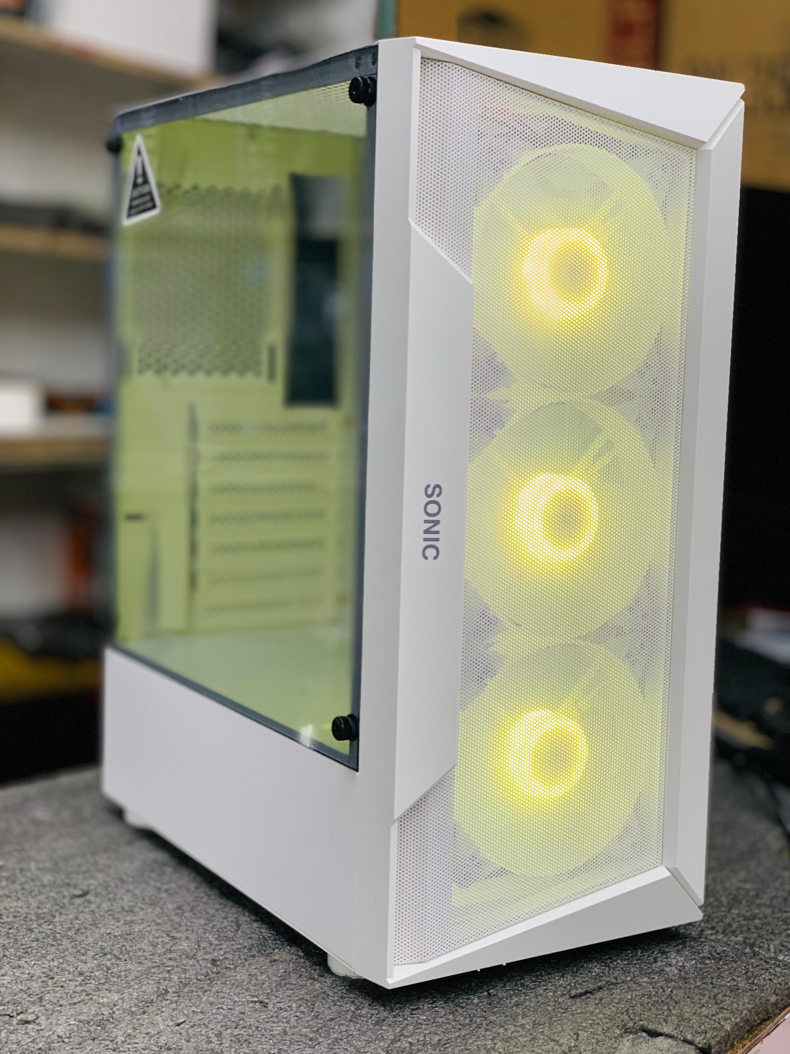 Sonic Casing R28 White 3 RGB Fans Sonic Casing R28 White 3 RGB Fans